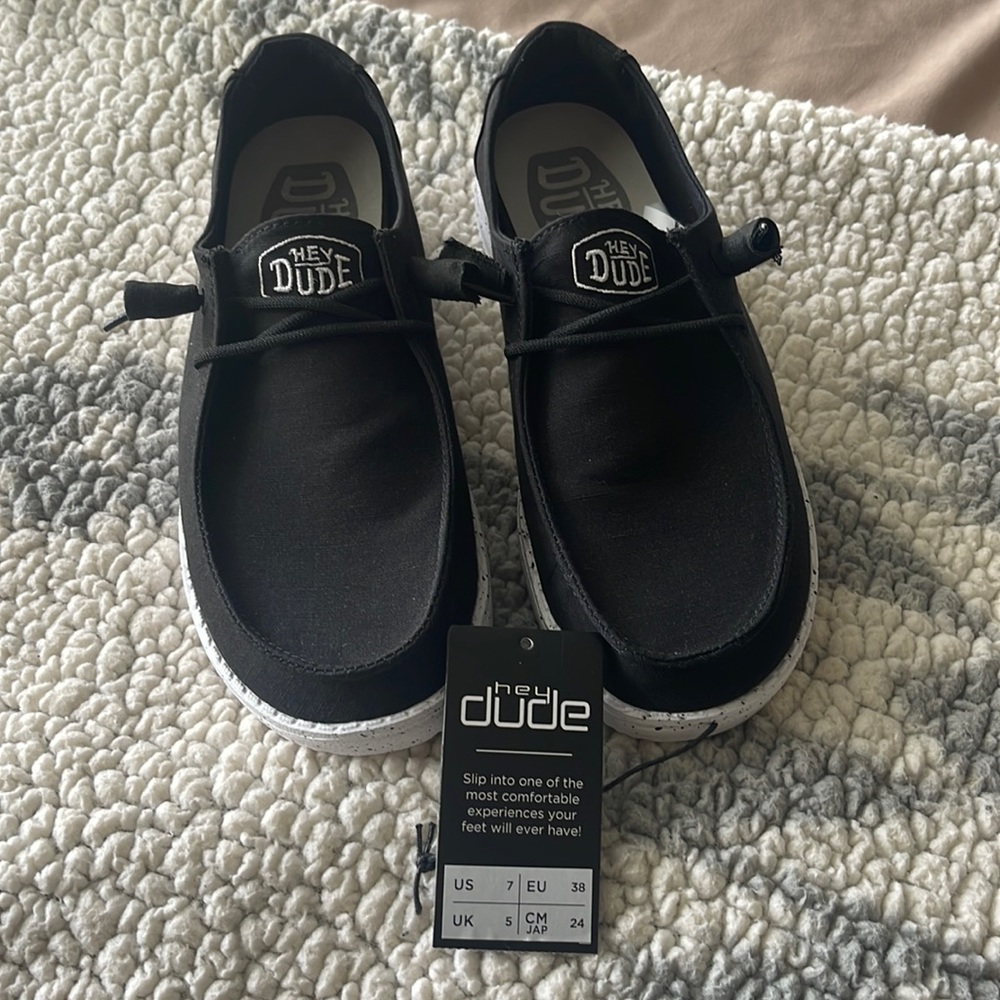 Women’s HeyDudes. Wendy slub canvas. Black and white